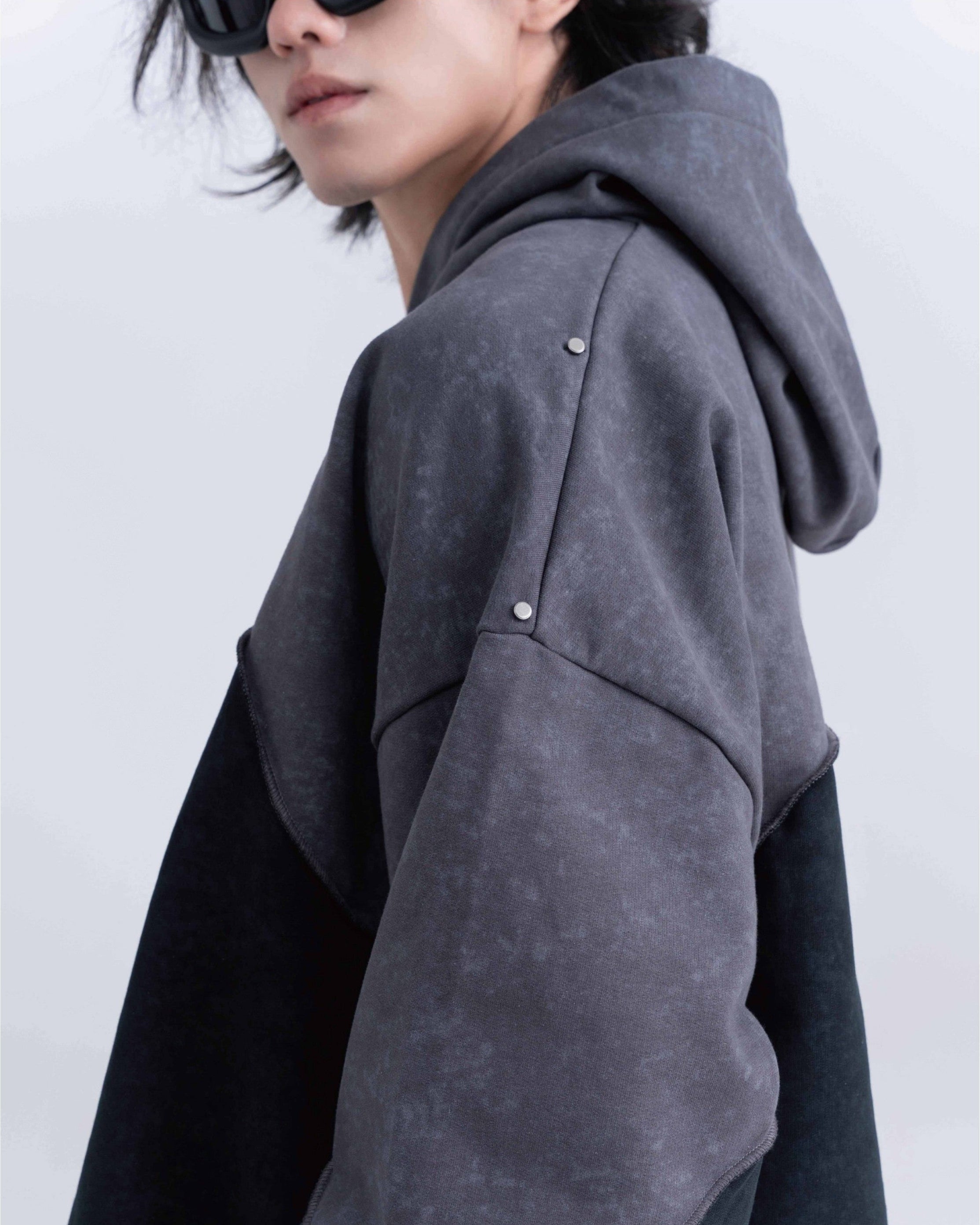 XEQUATION SUDADERA CON CAPUCHA COLOR BLOCK WASTE