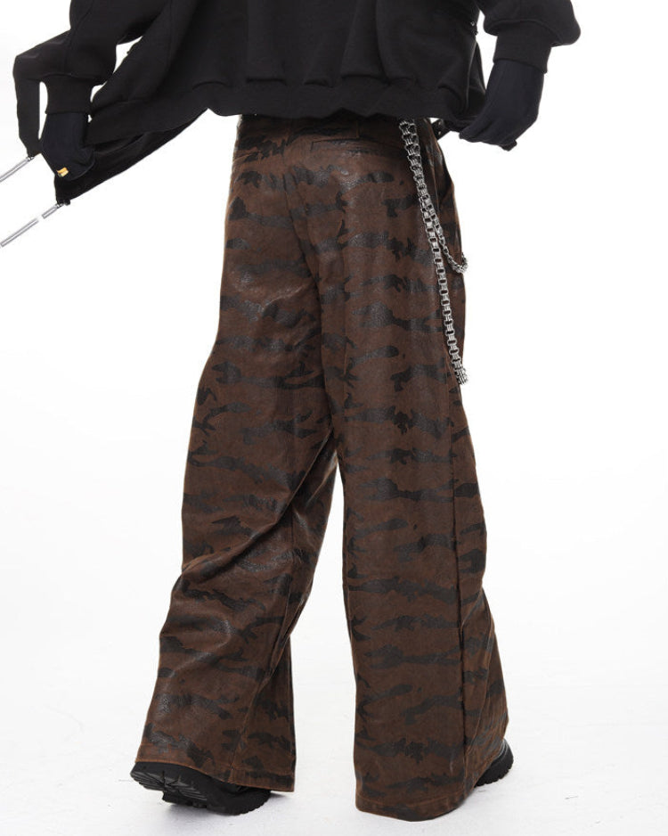 CAMO PLEATED WIDE PANTS