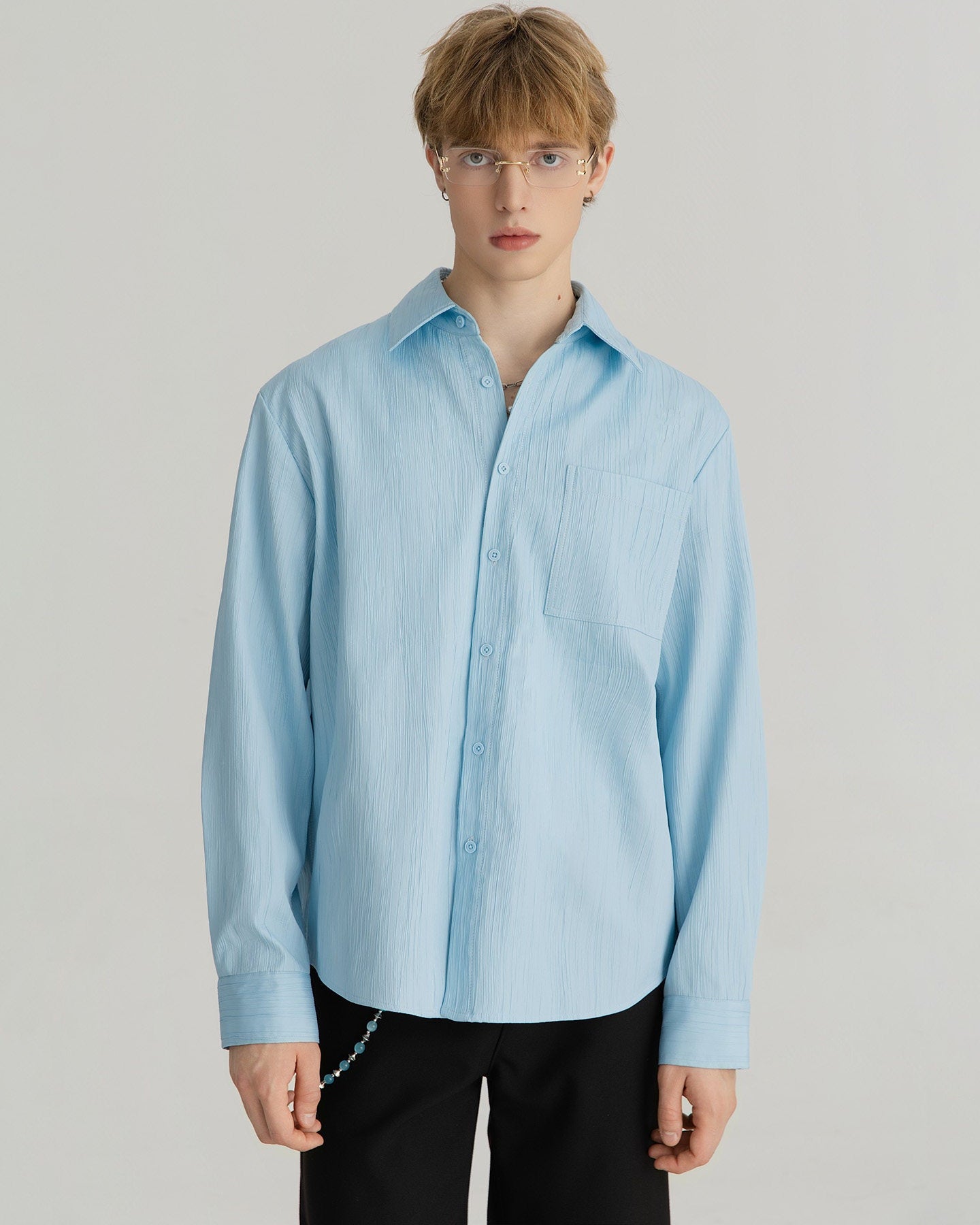 CAMISA TEXTURIZADA CON ECUACIÓN X