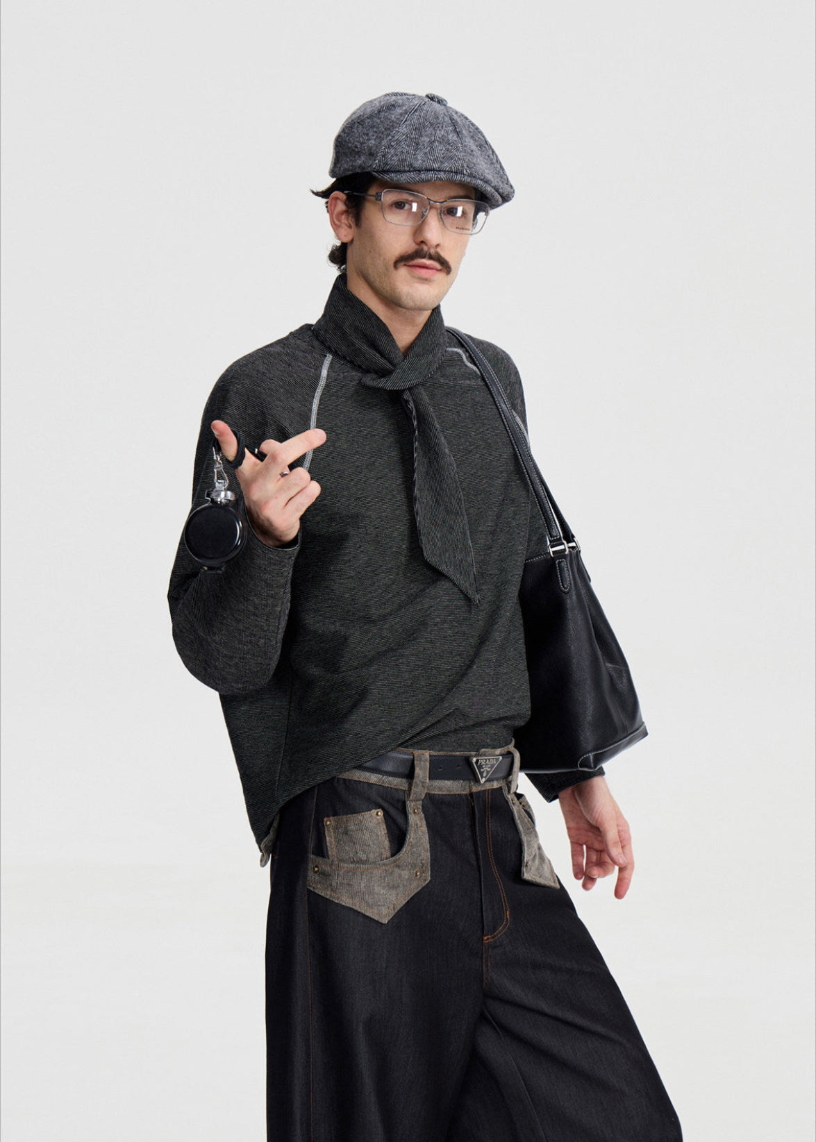 SCRIPT-X DETACH NECK SWEATSHIRT