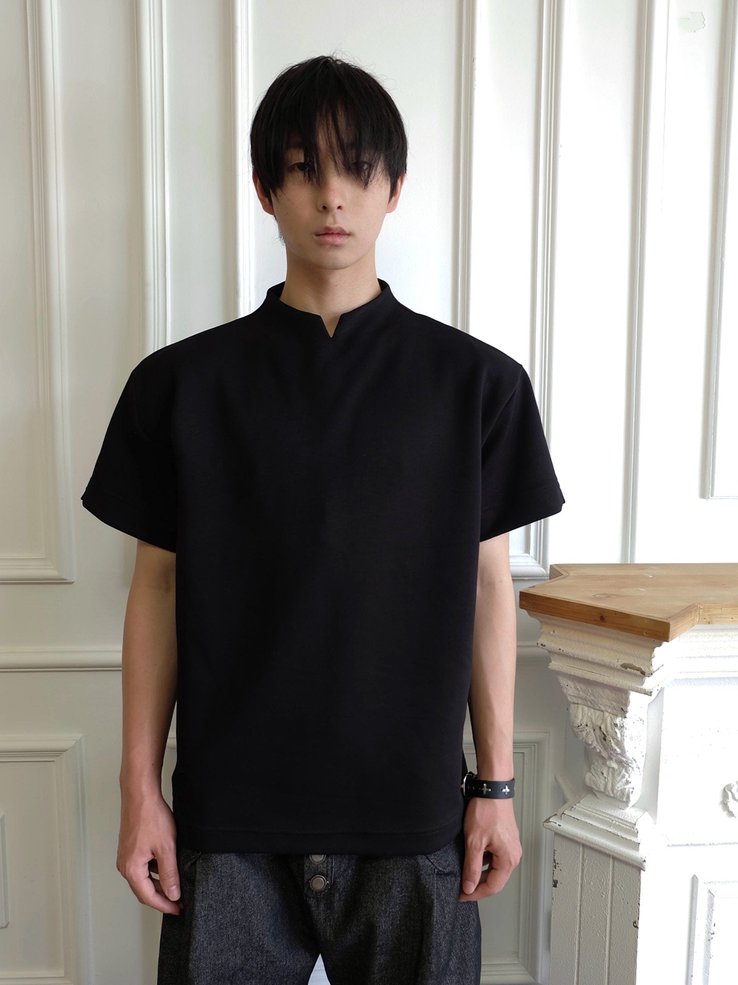 25SS SSIN7 AIR SPACE COTTON STAND V-NECK TEE