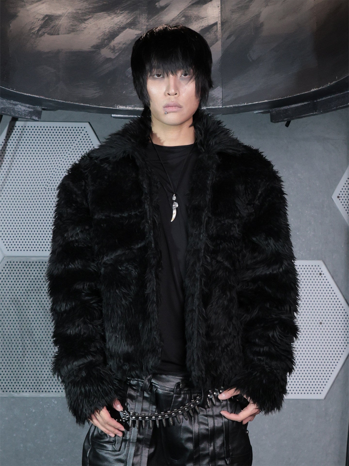 OFF/SC BLACK BEAR FAUX FUR BIKER JACKET
