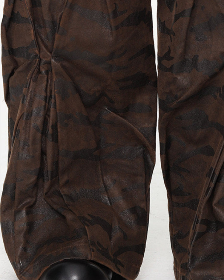 CAMO PLEATED WIDE PANTS