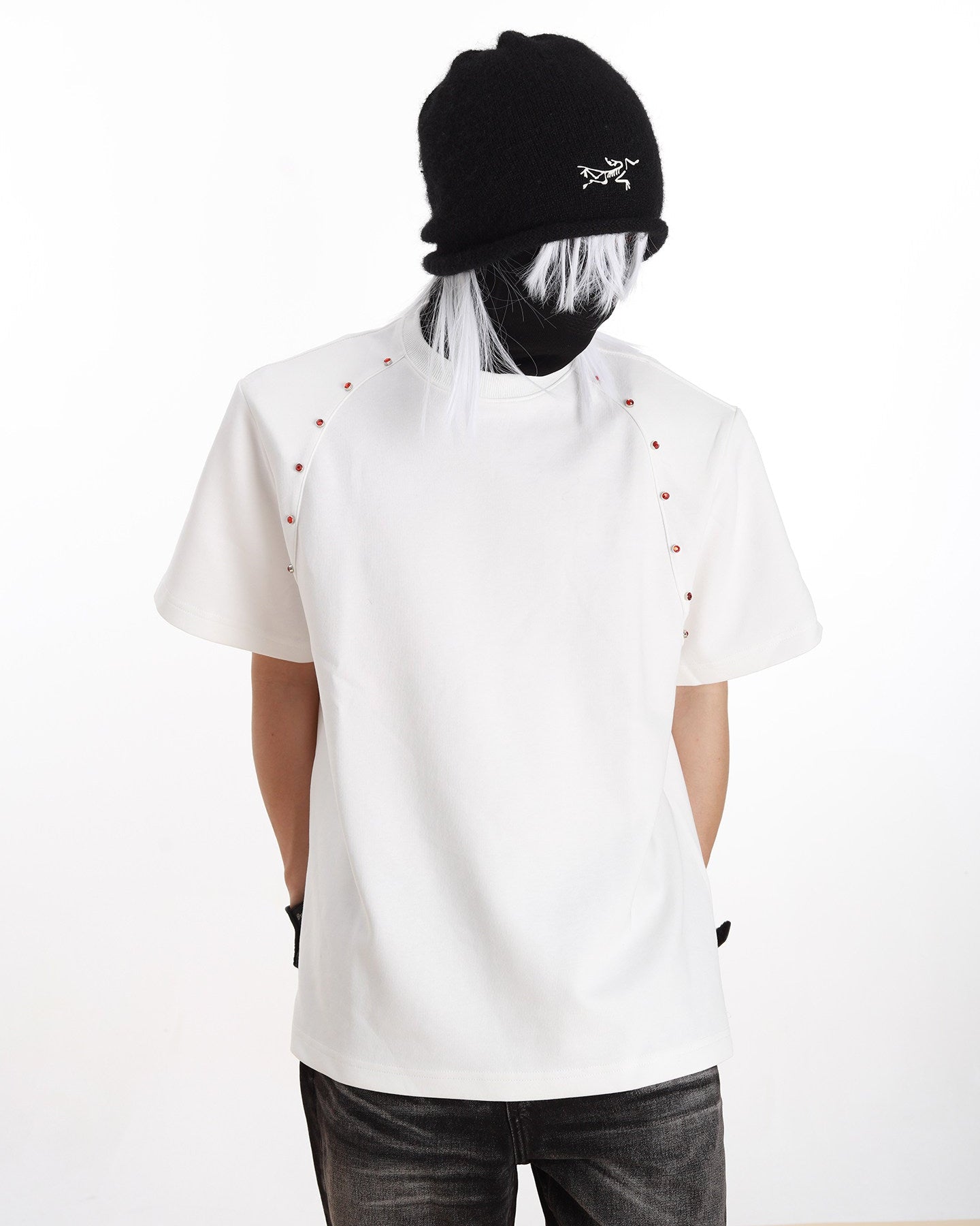 SHOULDER RHINESTONE DETAIL DECONSTRUCTED TEE