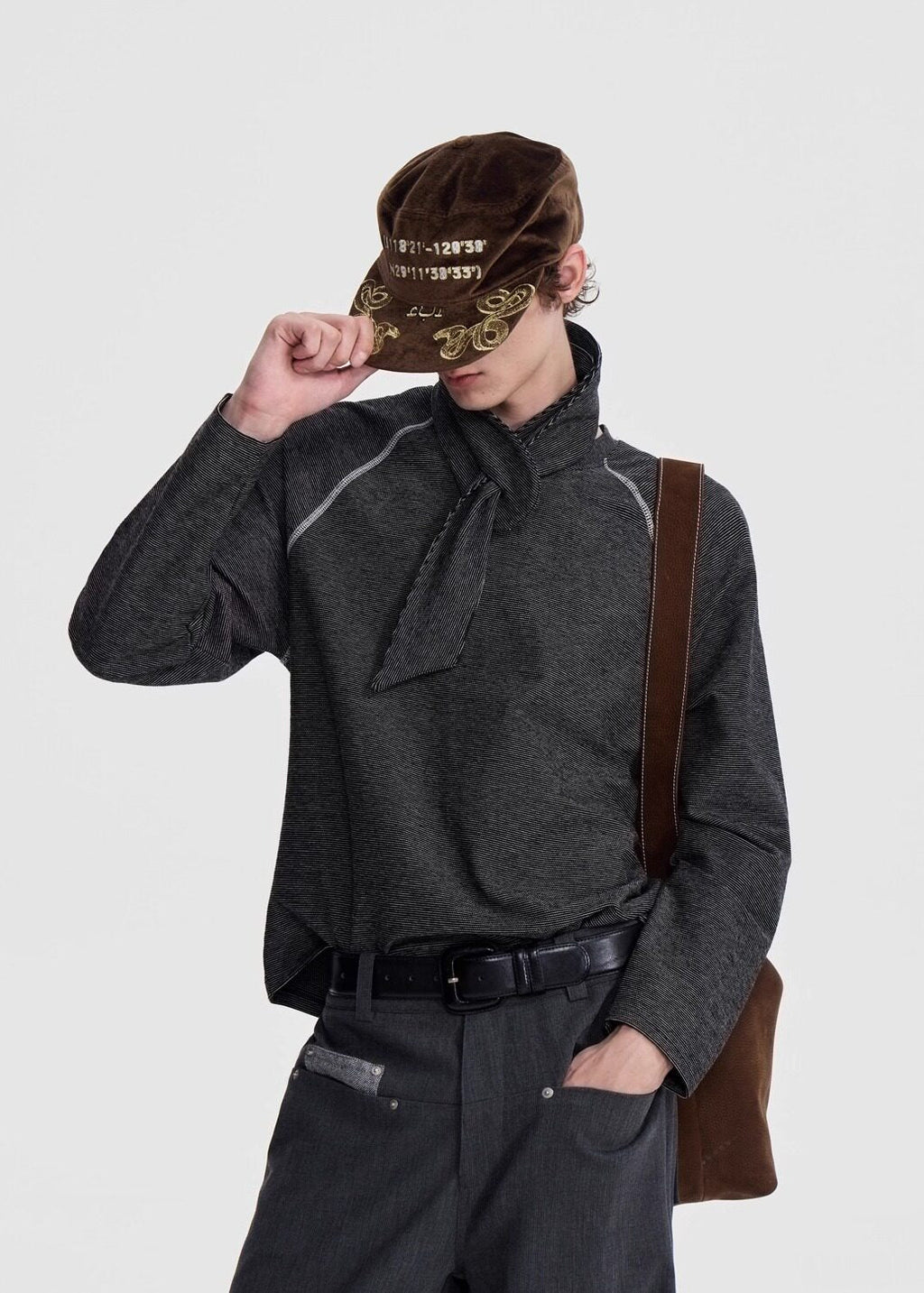 SCRIPT-X DETACH NECK SWEATSHIRT