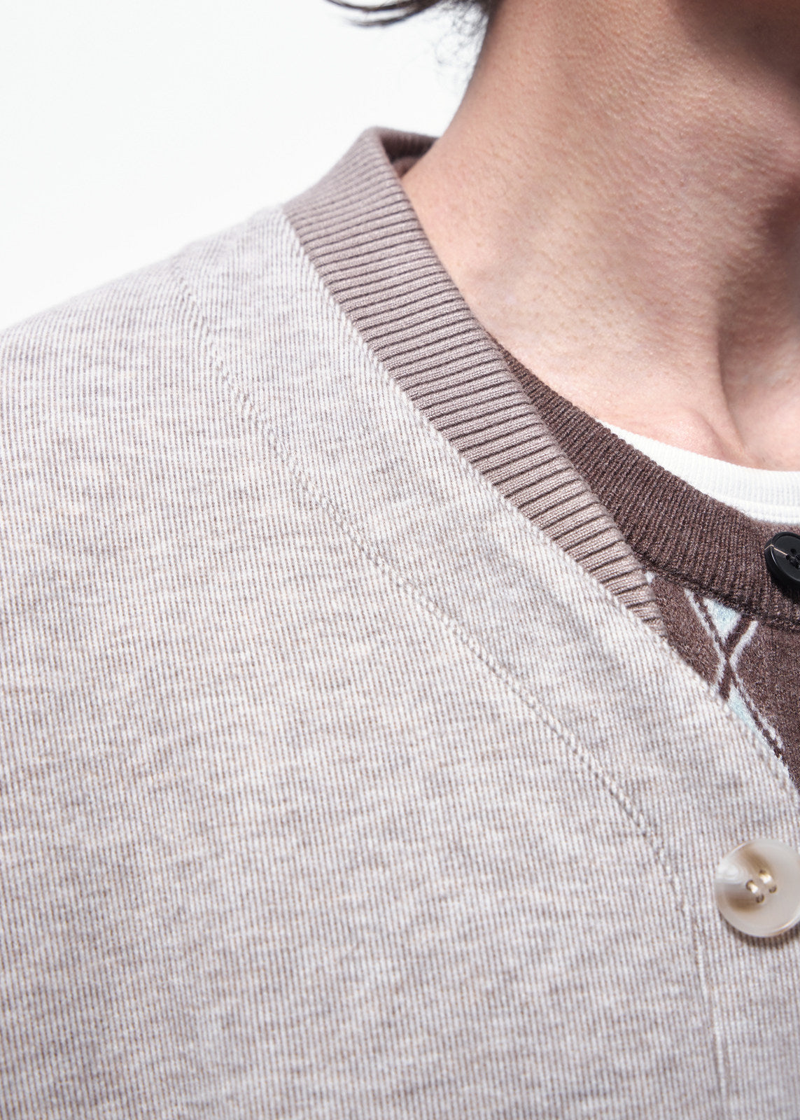 SCRIPT-X V-NECK BUTTON BOMBER JACKET