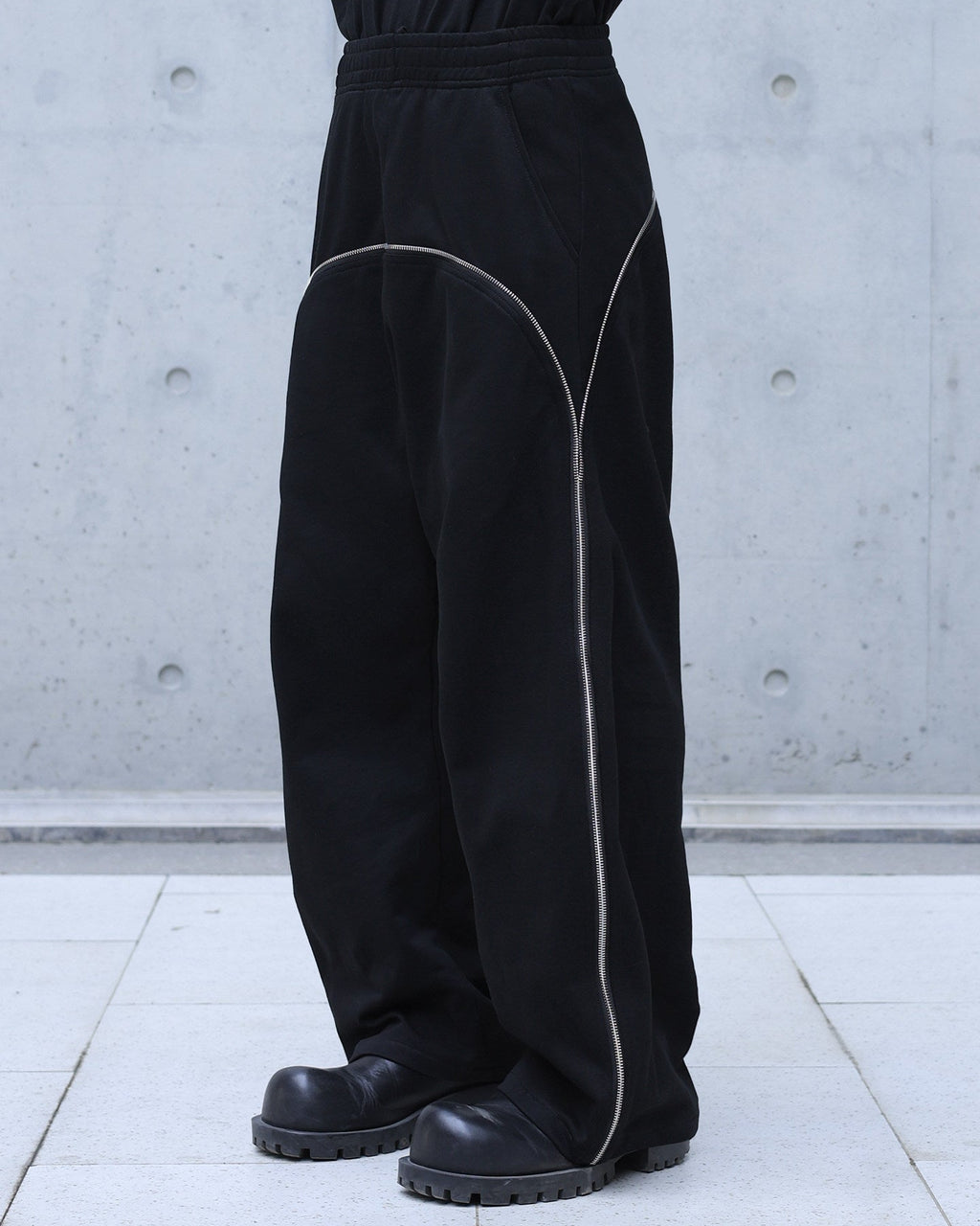 REFLECTIVE CURVED WIDE TRACK PANTS