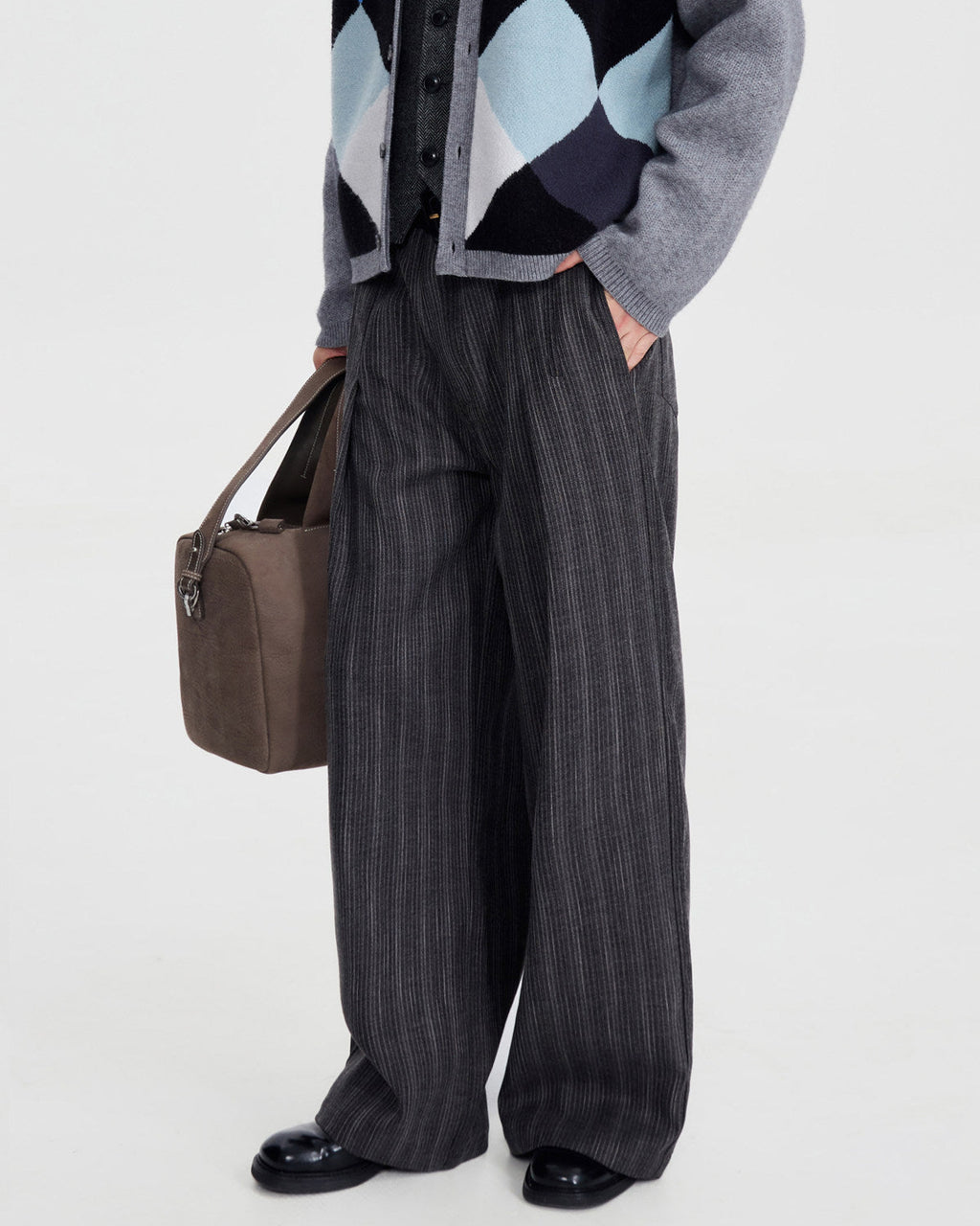 PLEATED WRINKLE STRIPE TROUSERS