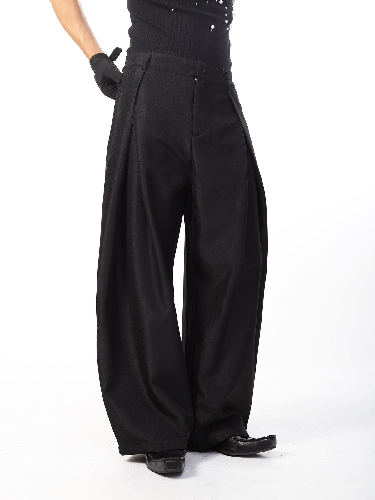 ELSEWHERE cross-pleated relaxed straight-leg cotton trousers by OFFCULTURE