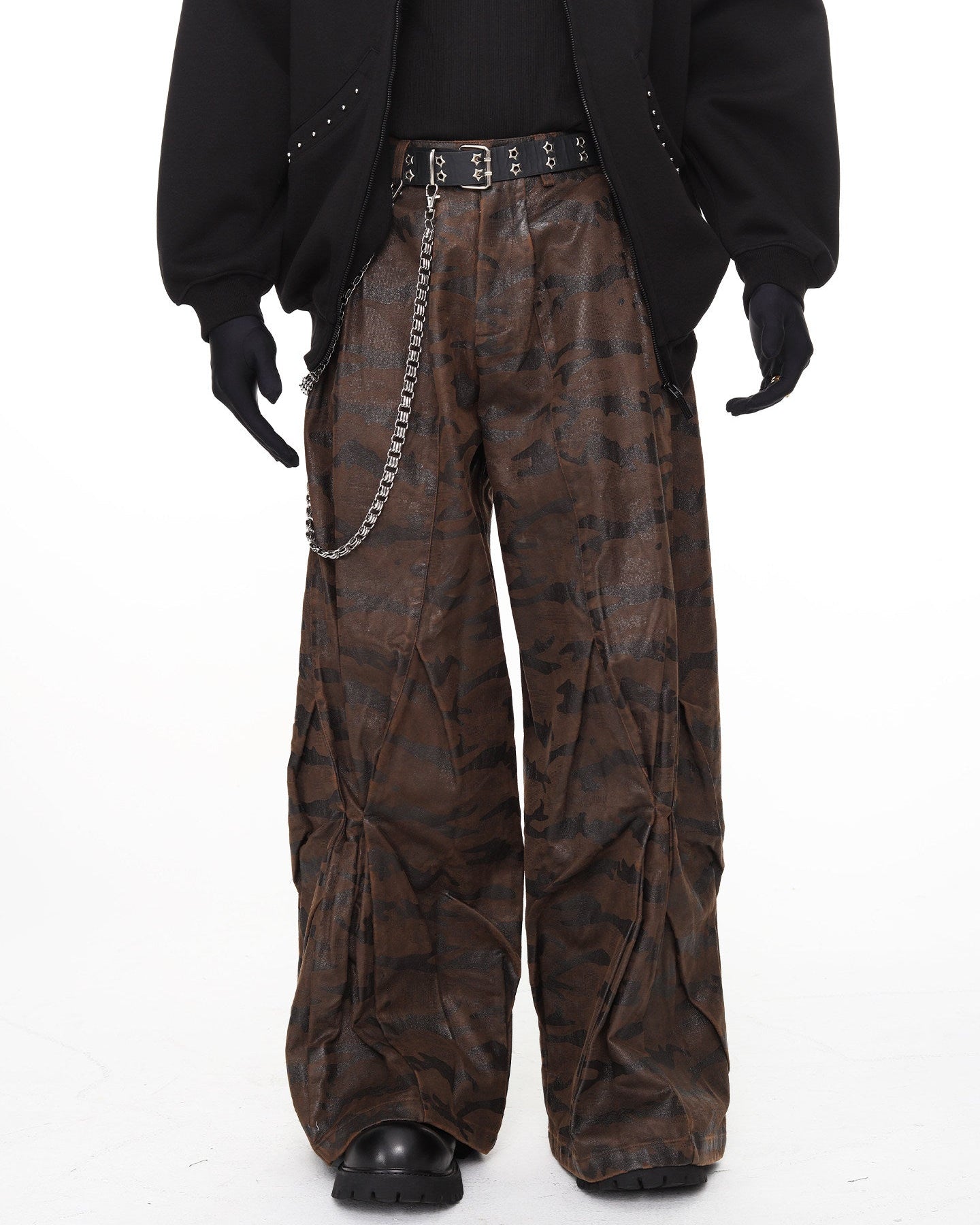 CAMO PLEATED WIDE PANTS