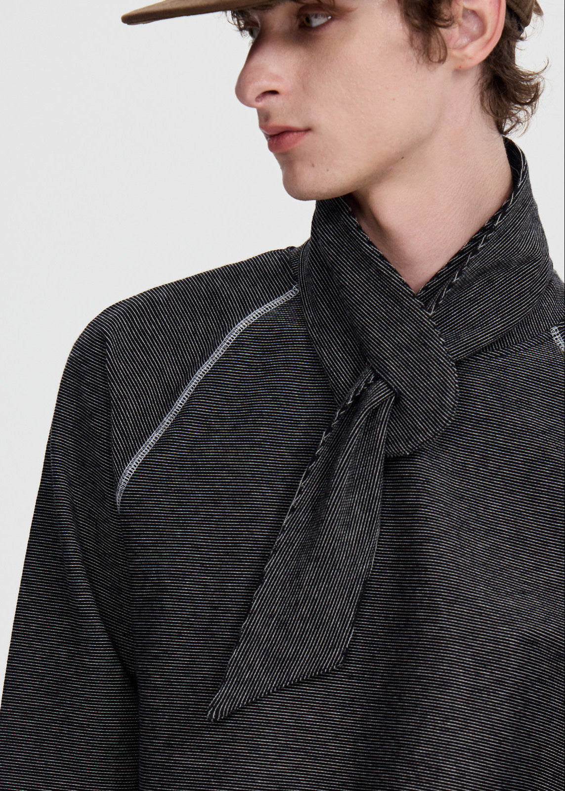 SCRIPT-X DETACH NECK SWEATSHIRT