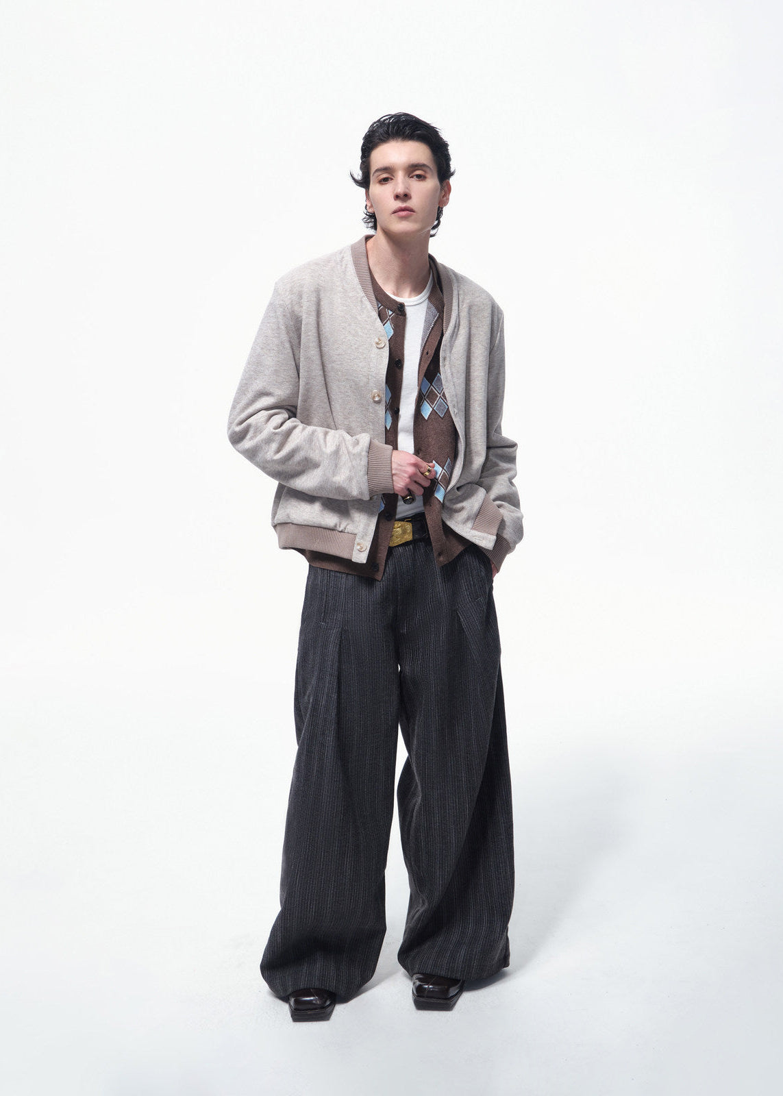 SCRIPT-X V-NECK BUTTON BOMBER JACKET