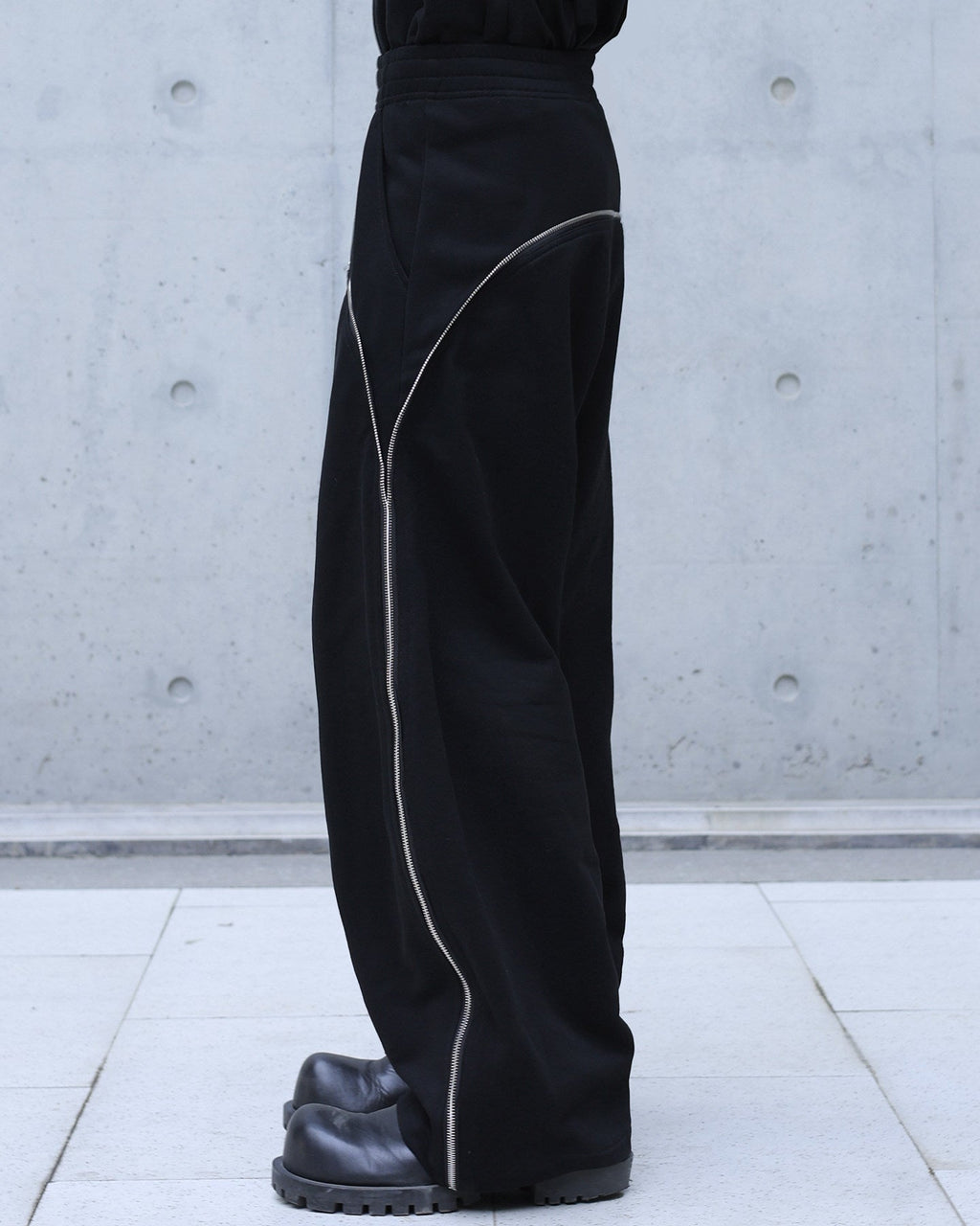 REFLECTIVE CURVED WIDE TRACK PANTS