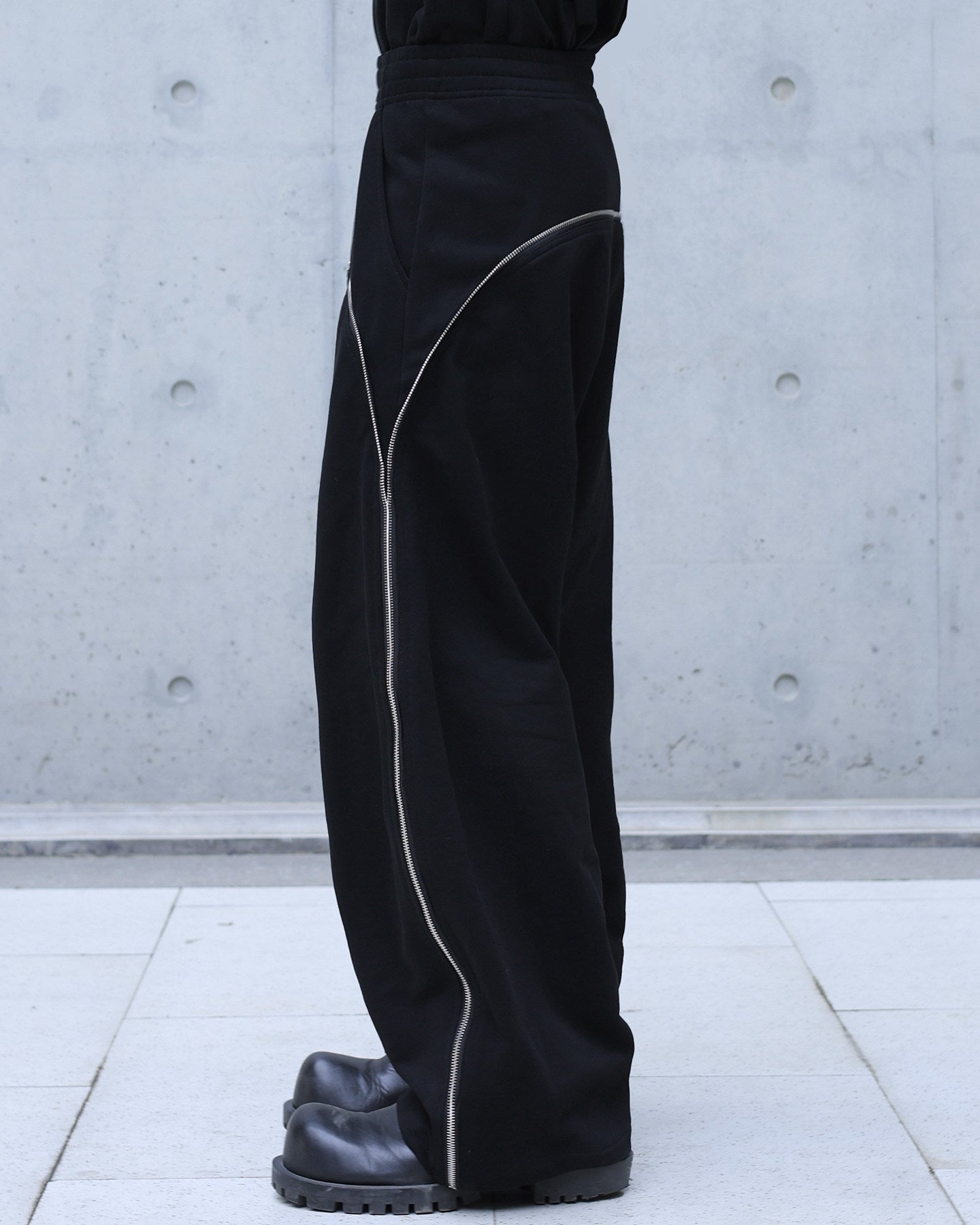 REFLECTIVE CURVED WIDE TRACK PANTS