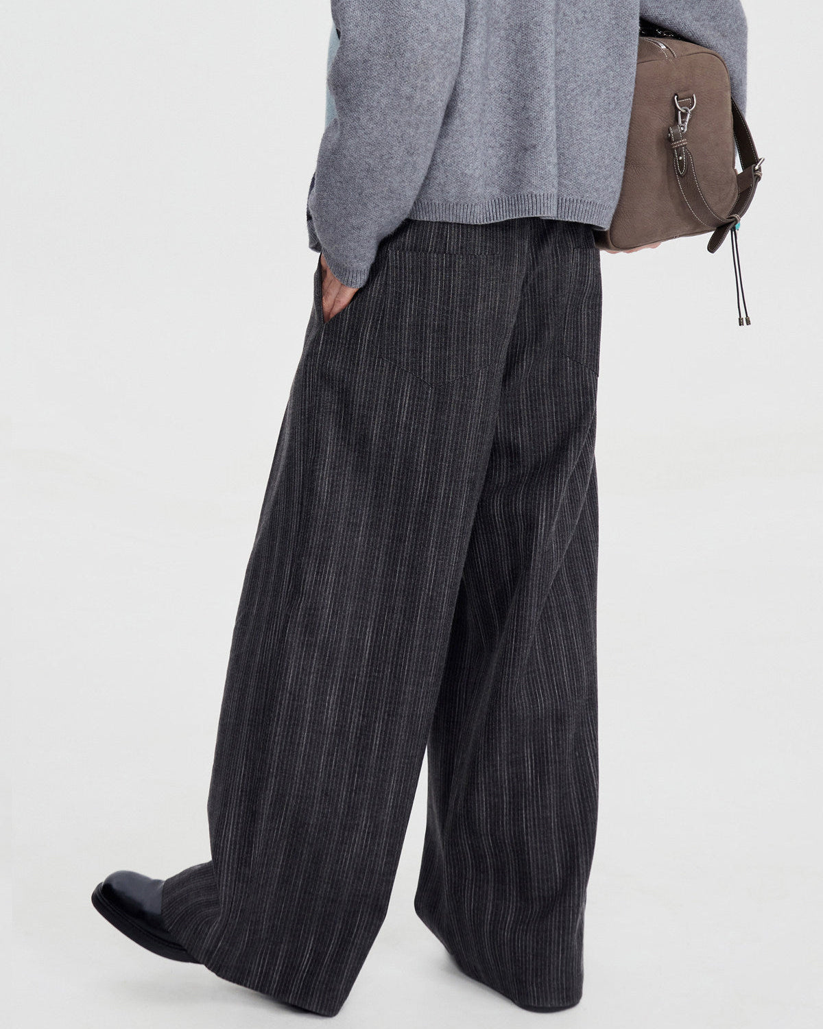 PLEATED WRINKLE STRIPE TROUSERS