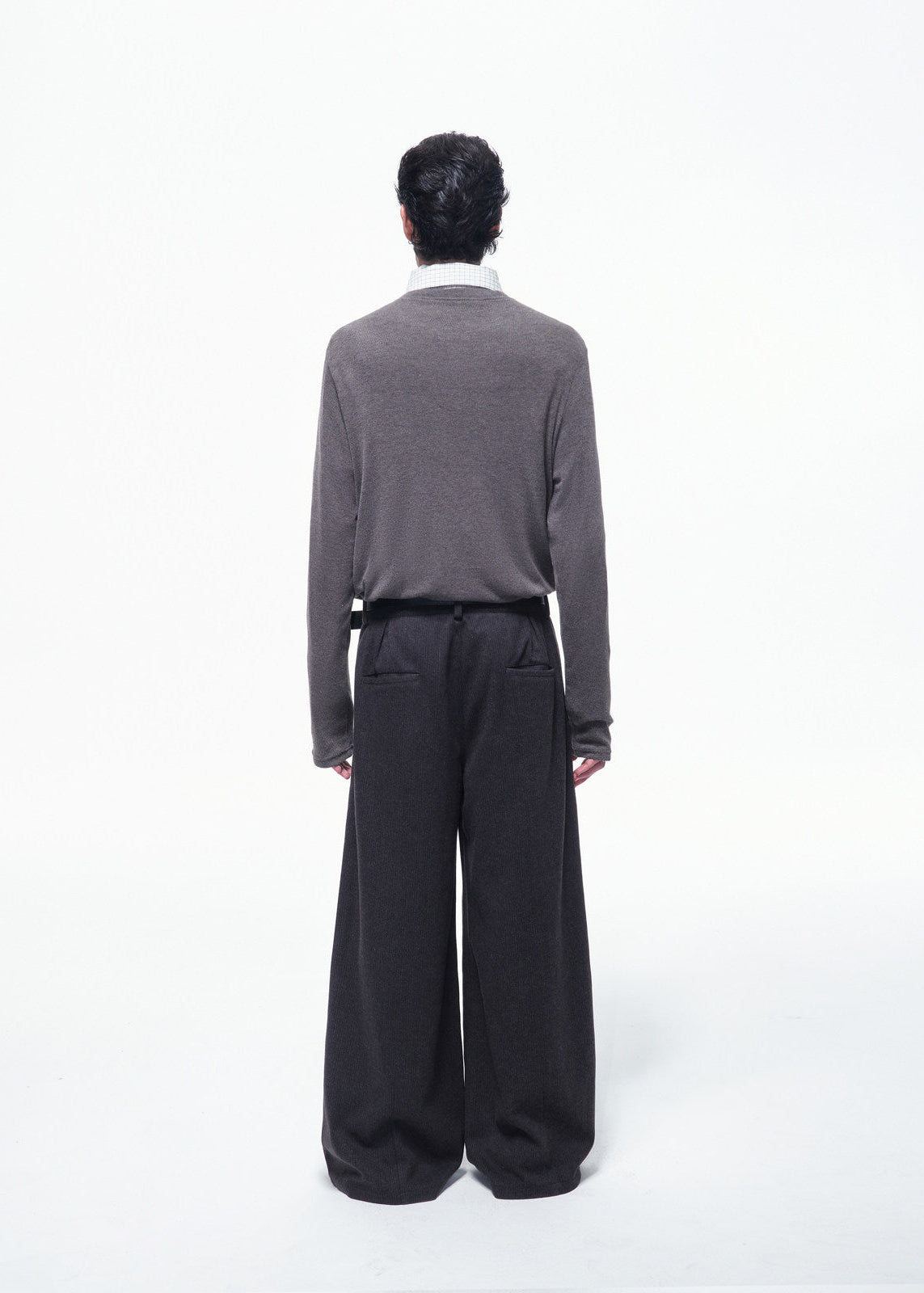 SCRIPT-X BUTTON LAYER SWEATER