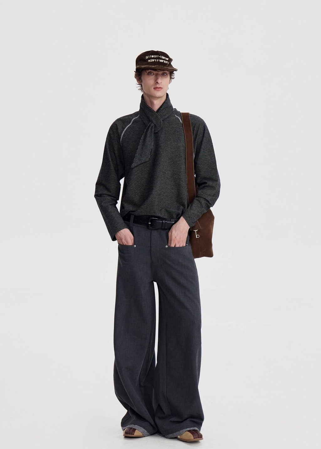 SCRIPT-X DETACH NECK SWEATSHIRT
