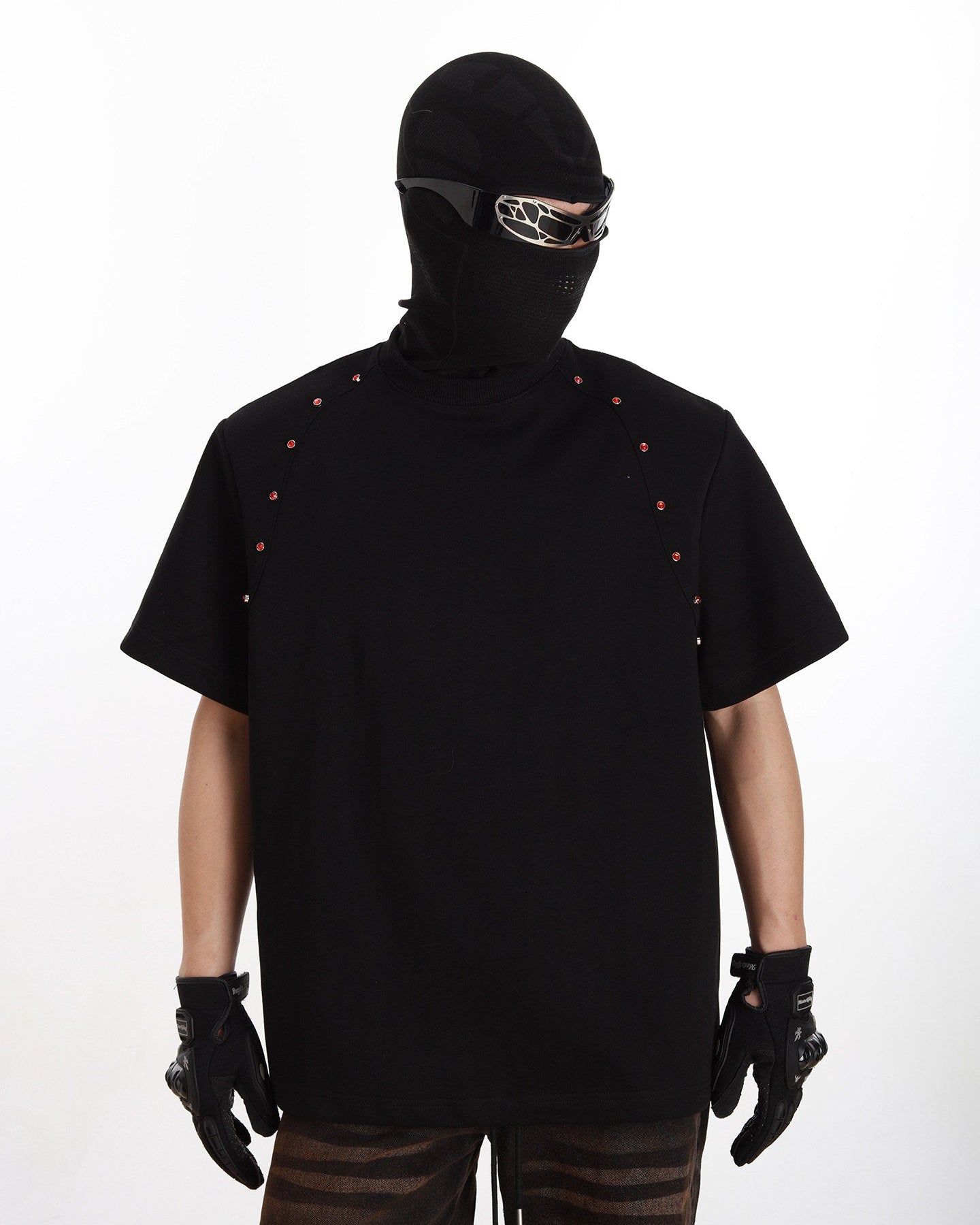 SHOULDER RHINESTONE DETAIL DECONSTRUCTED TEE