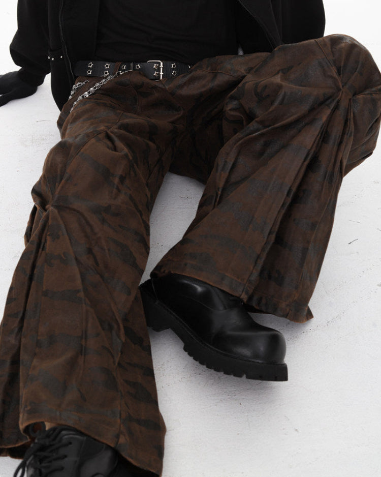 CAMO PLEATED WIDE PANTS