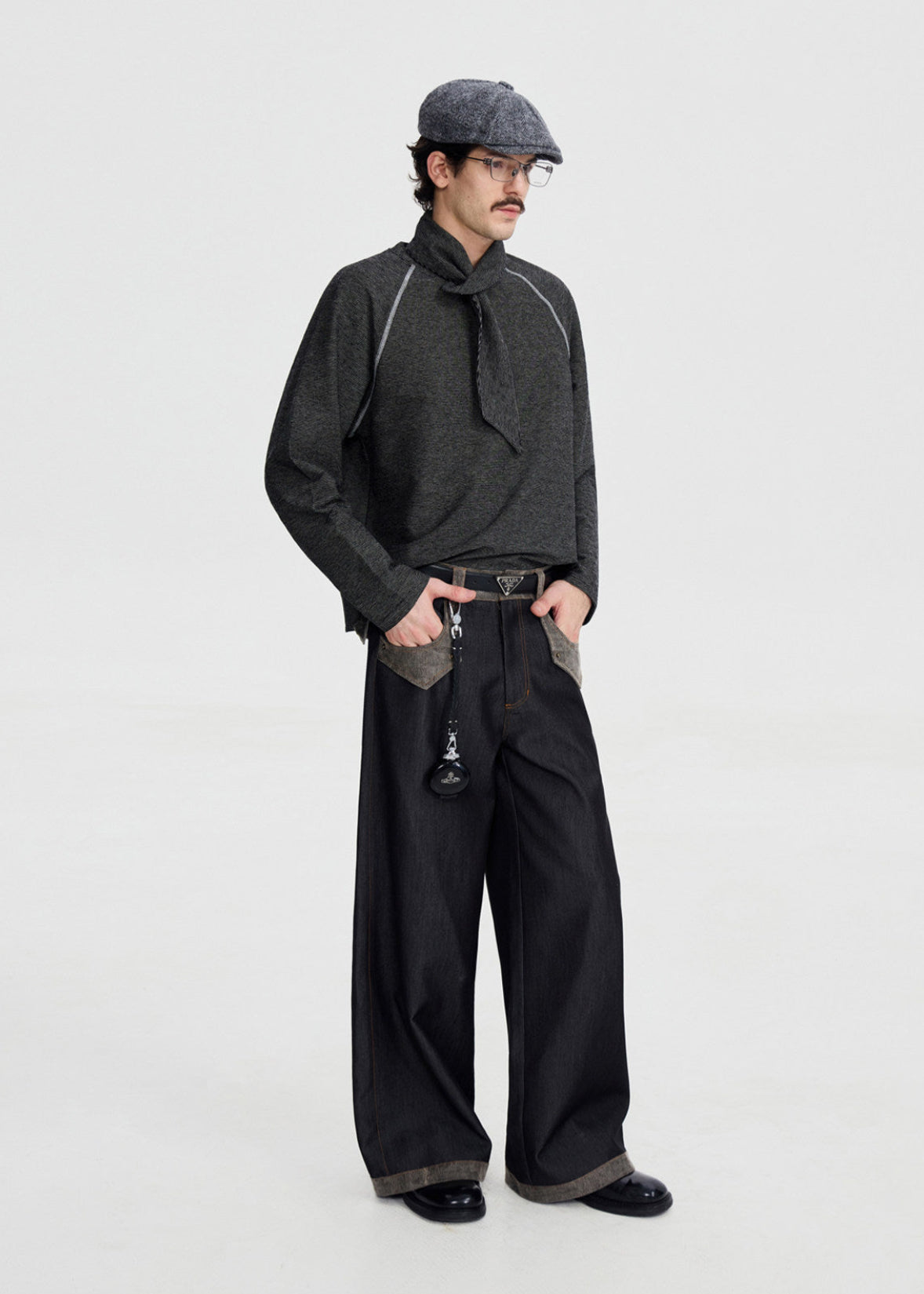 SCRIPT-X DETACH NECK SWEATSHIRT