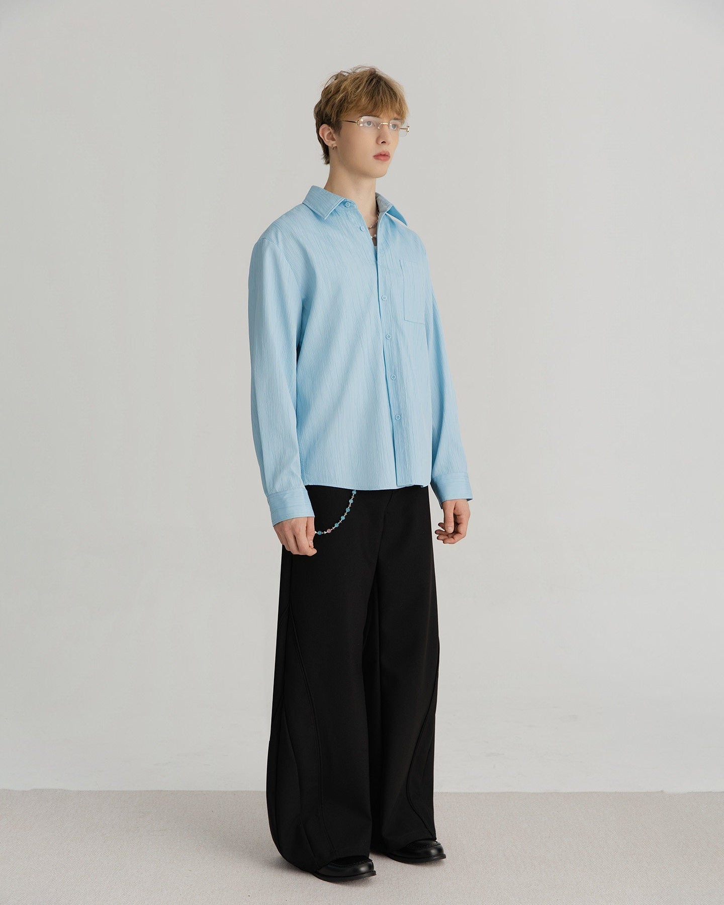 CAMISA TEXTURIZADA CON ECUACIÓN X
