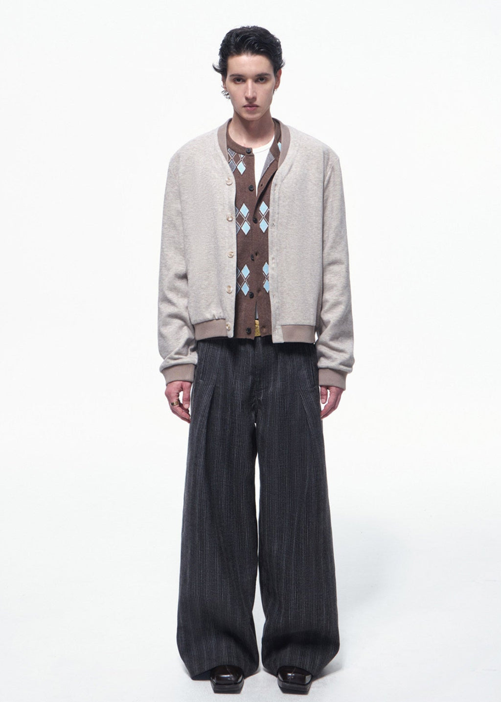 SCRIPT-X V-NECK BUTTON BOMBER JACKET